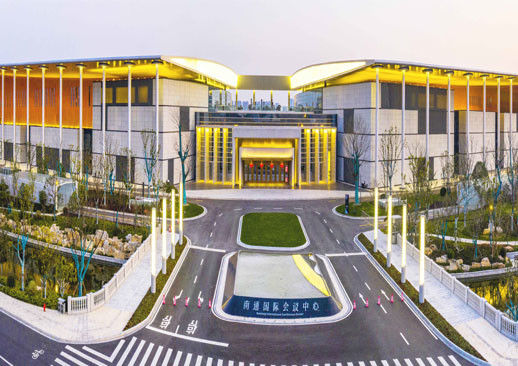 kwaliteit  The form of a pavilion with two wings organizes function and space of Nantong International Convention and Exhibition Ce fabriek